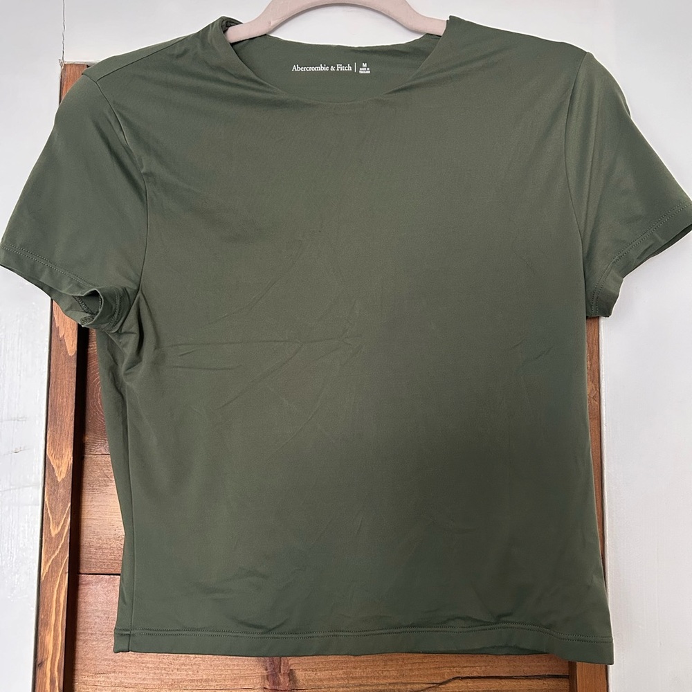 Abercrombie & Fitch Women’s Olive Short Sleeve Cropped Tee